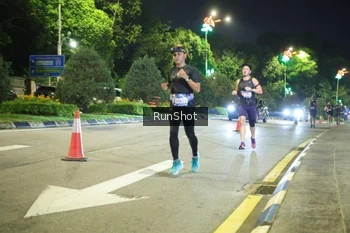 Runner Photo 4235635