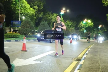 Runner Photo 4235642