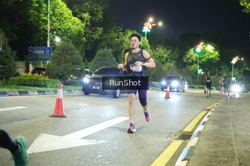 Runner Photo 4235643