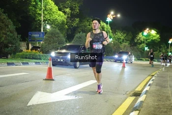 Runner Photo 4235646
