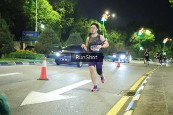 Runner Photo 4235654
