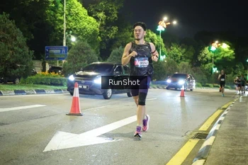 Runner Photo 4235655
