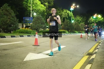 Runner Photo 4235658