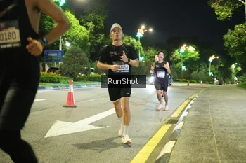 Runner Photo 4235745