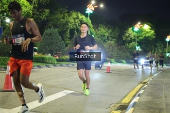Runner Photo 4235874