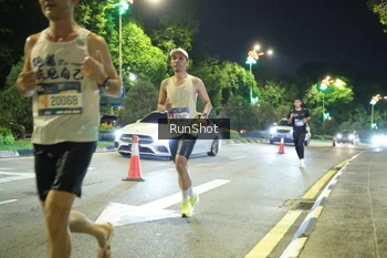 Runner Photo 4235902