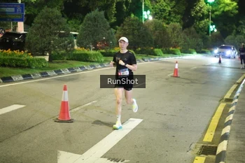 Runner Photo 4236035