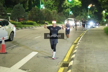 Runner Photo 4236043