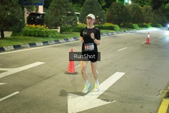 Runner Photo 4236051