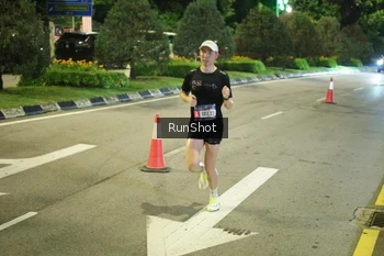 Runner Photo 4236053