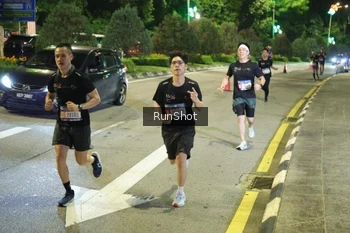 Runner Photo 4236072