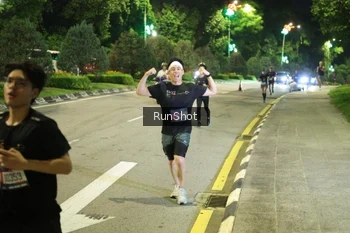 Runner Photo 4236076