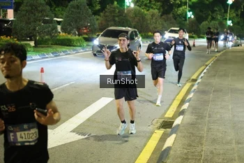 Runner Photo 4236273