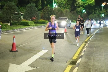 Runner Photo 4236392