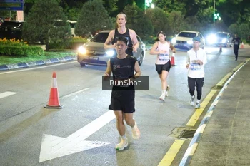 Runner Photo 4236394