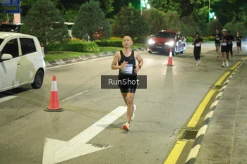 Runner Photo 4236474