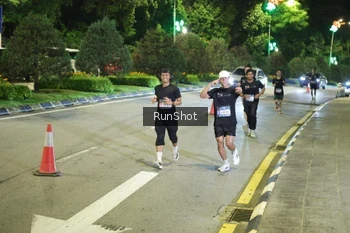Runner Photo 4236476