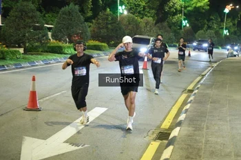 Runner Photo 4236481