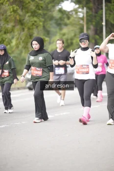 Runner Photo 4236535