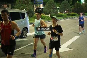 Runner Photo 4236617