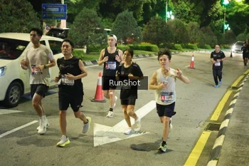 Runner Photo 4236747