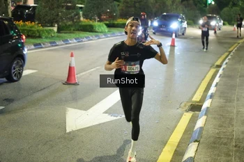 Runner Photo 4236774