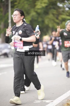 Runner Photo 4236777