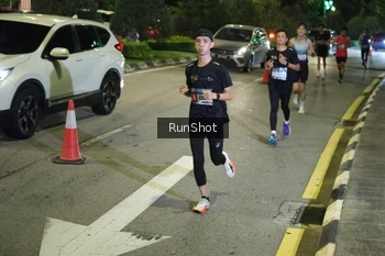 Runner Photo 4236954