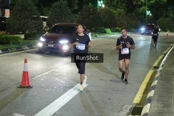 Runner Photo 4237066