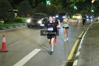 Runner Photo 4237095