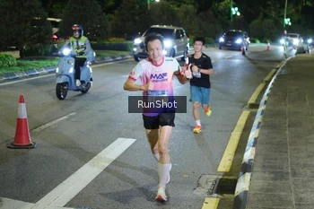 Runner Photo 4237200