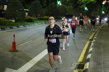 Runner Photo 4237305