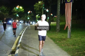 Runner Photo 4237354