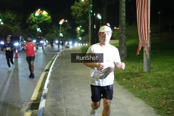 Runner Photo 4237355