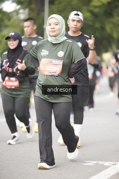 Runner Photo 4237358