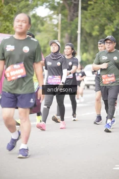 Runner Photo 4237408