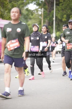 Runner Photo 4237417