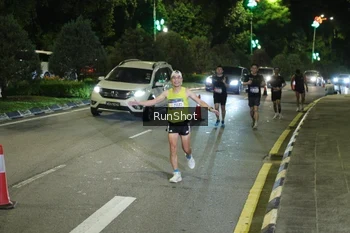 Runner Photo 4237466