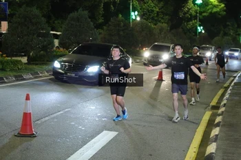 Runner Photo 4237475
