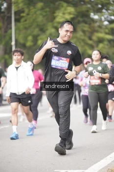 Runner Photo 4237525