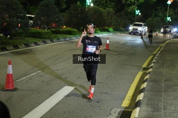 Runner Photo 4237587