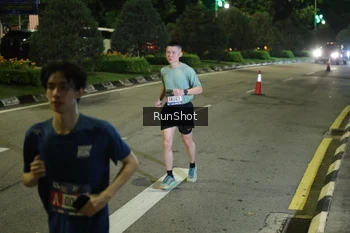 Runner Photo 4237618
