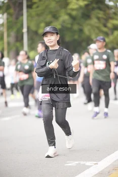 Runner Photo 4237655