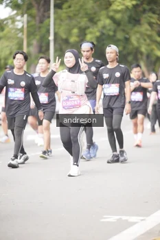 Runner Photo 4237660
