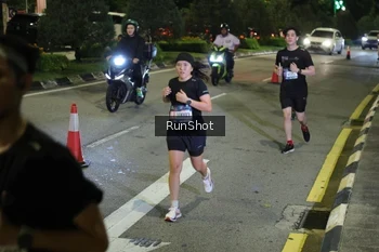 Runner Photo 4237675