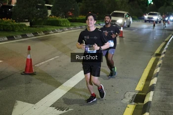Runner Photo 4237695