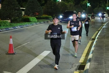 Runner Photo 4237750
