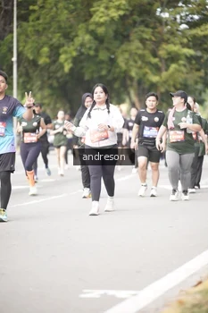 Runner Photo 4237779