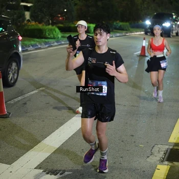 Runner Photo 4237815