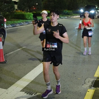 Runner Photo 4237820